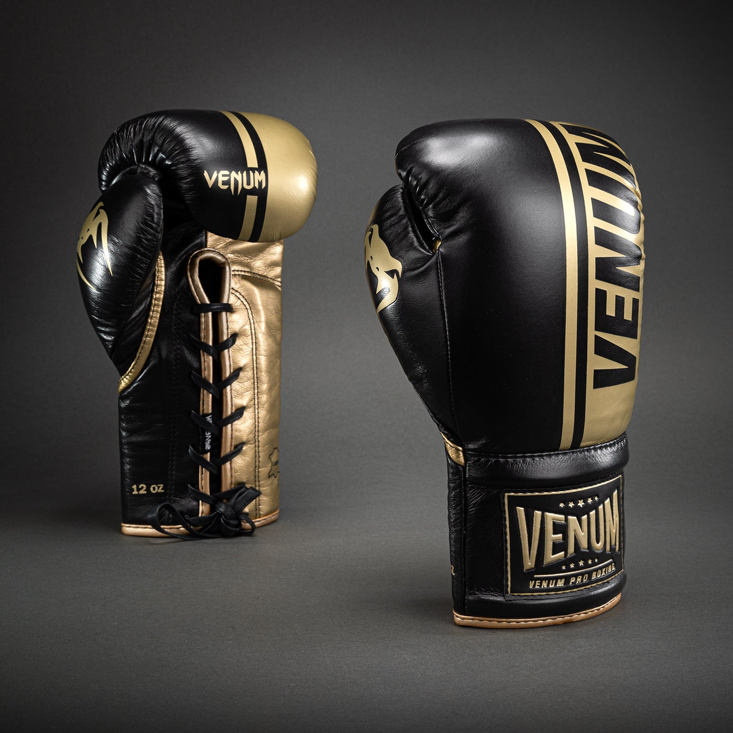 Venum Shield Pro 拳击手套带鞋带 – 黑色/金色