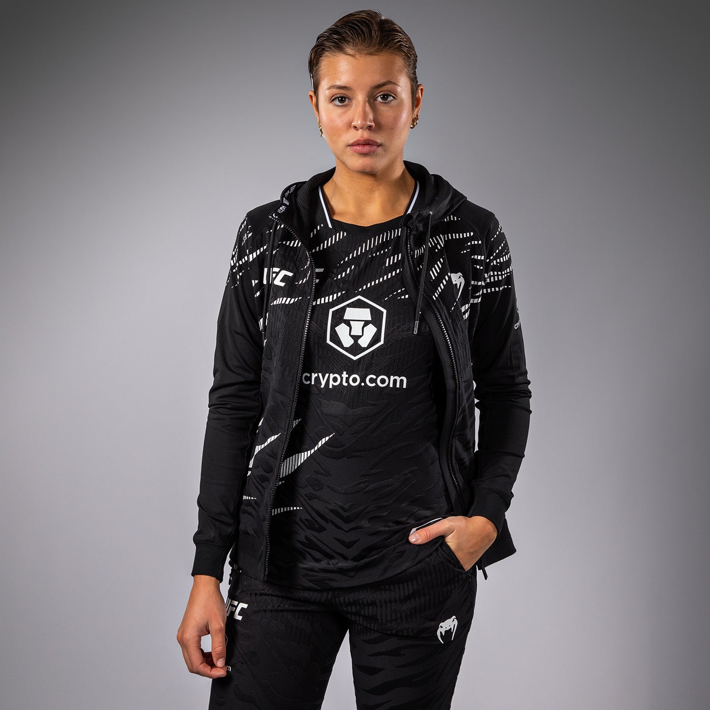 UFC Fusion by Venum Authentic Fight Night 女士款连帽衫 – 黑色