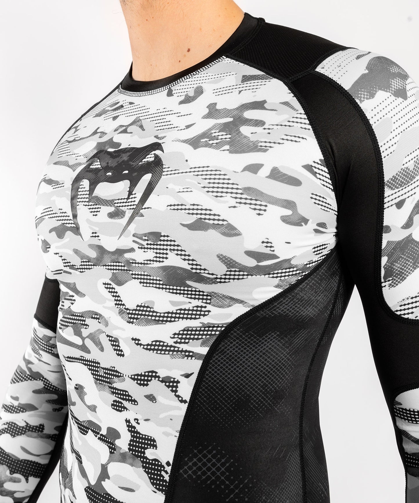 Venum Defender Rashguard - Long Sleeves - Urban Camo