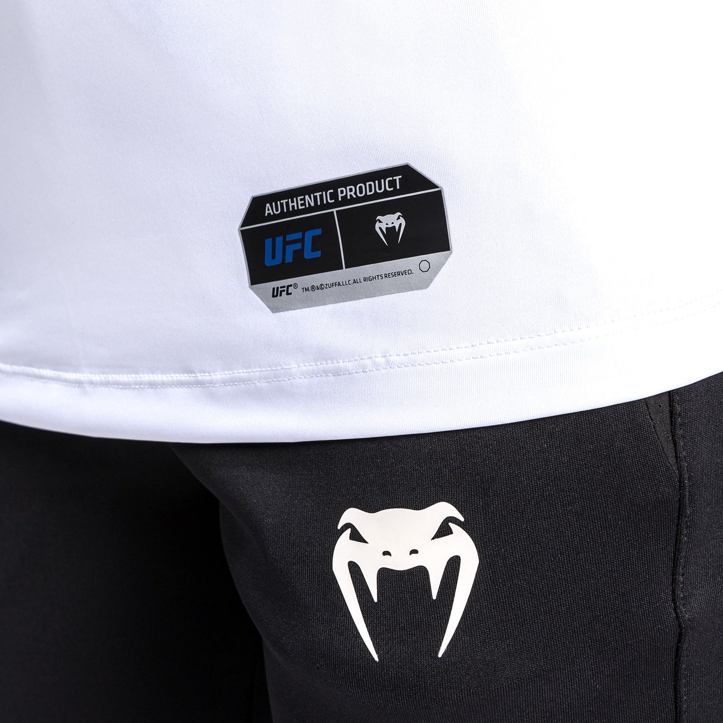 Venum UFC Authentic Fight Night 2.0 Midnight Edition 女士出场运动衫 – 冰色