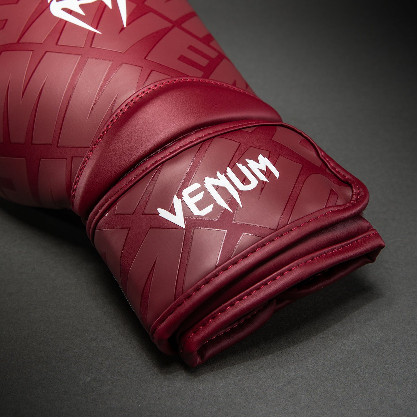 Venum Contender 1.5 XT 3D 拳击手套 – 深红色