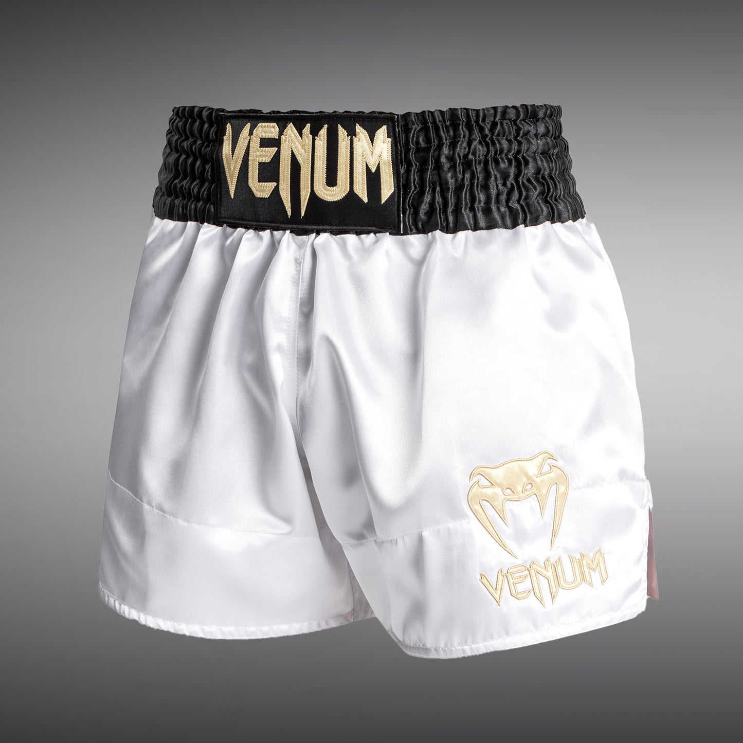 Venum Classic 泰拳短裤 – 白色/金色/黑色