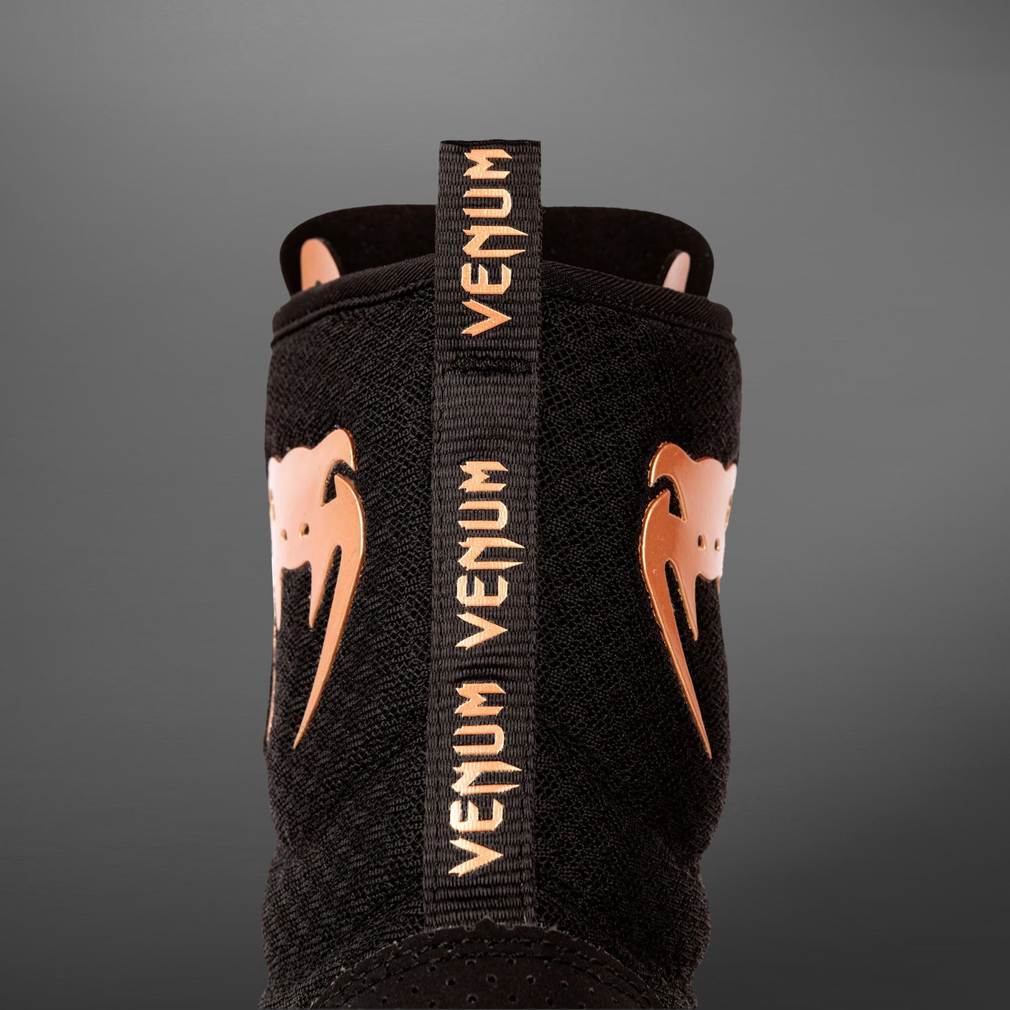 Venum Elite 拳击鞋 – 黑色/青铜色