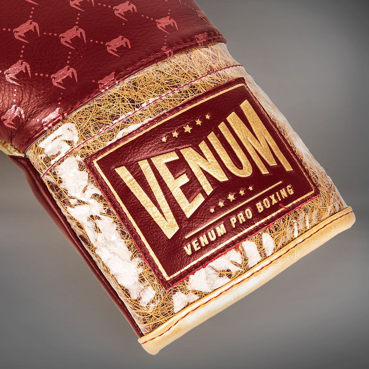 Venum Coco Monogram Pro 系带拳击手套 – 宝石红