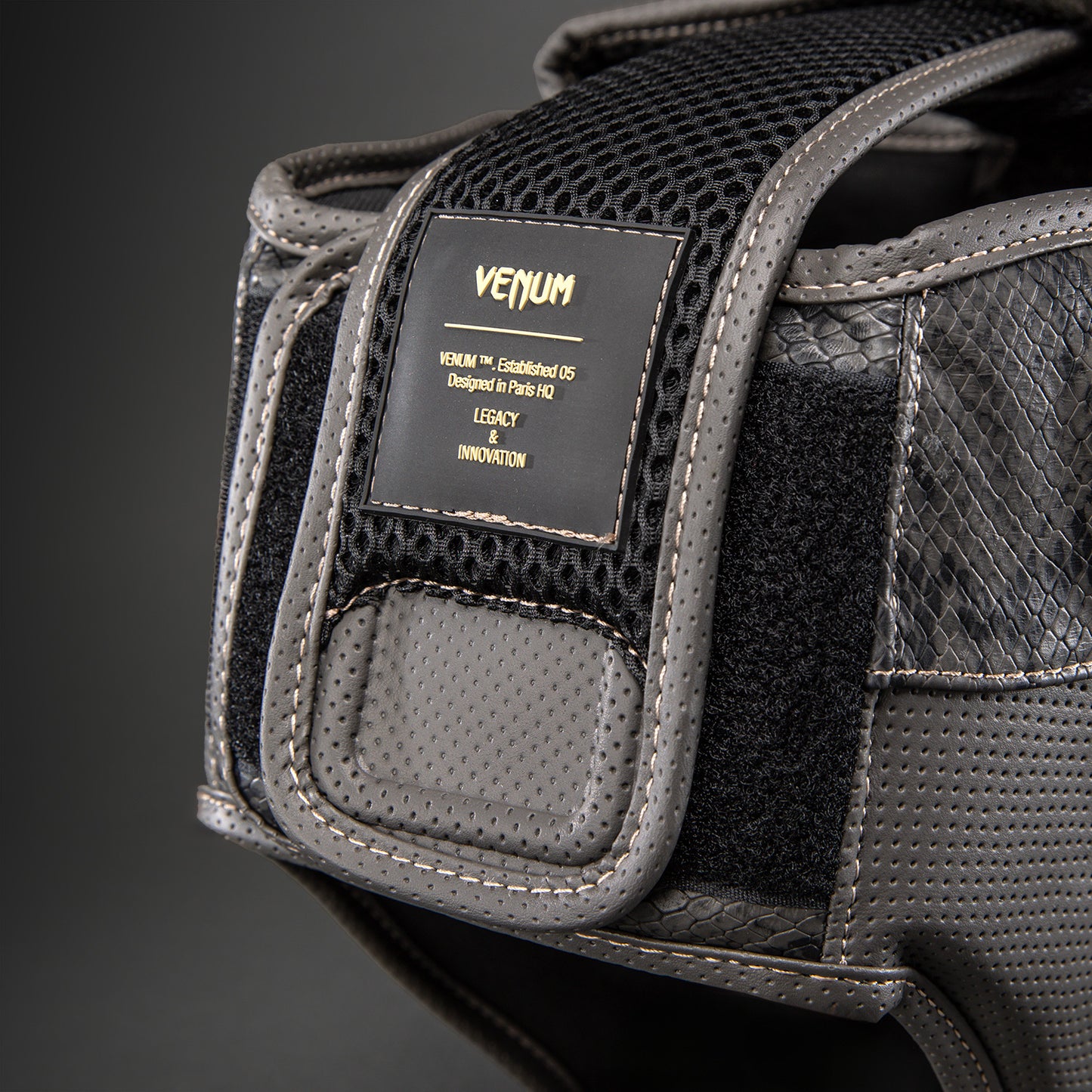 Venum Impact Evo 头盔 – 深灰色