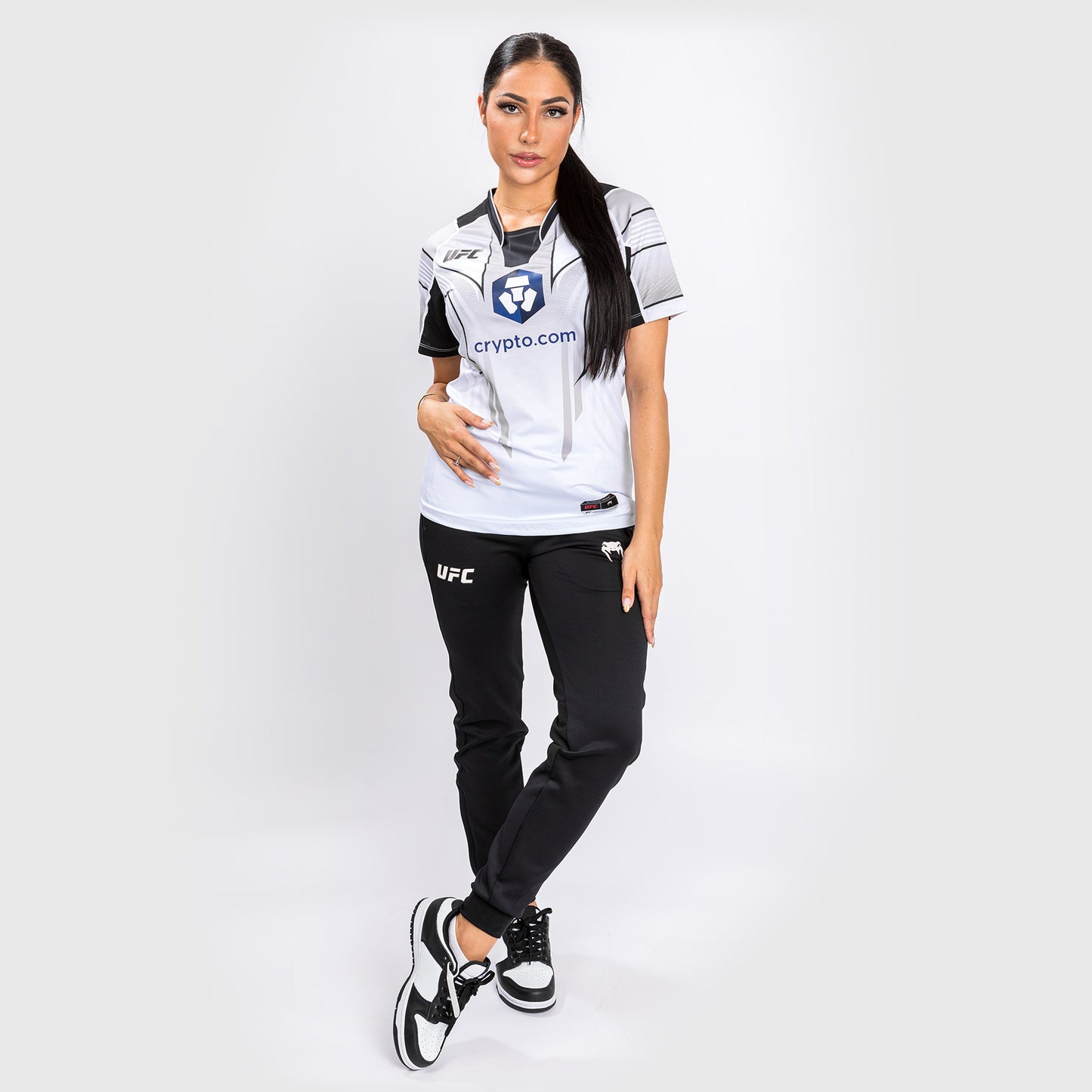 UFC Venum Authentic Fight Night 2.0 Kit by Venum 女士款出场T恤 – 白色