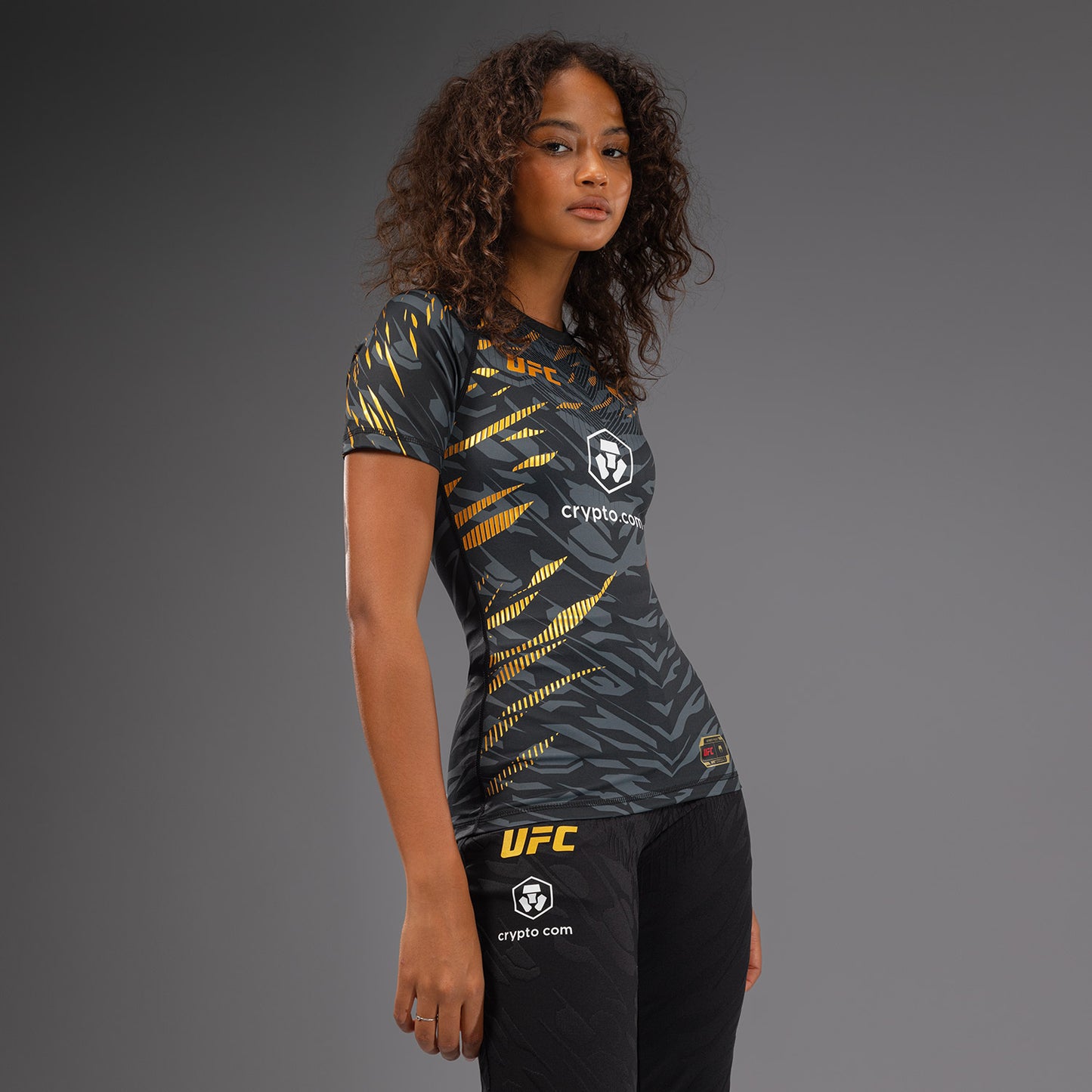 UFC Fusion by Venum Authentic Fight Night 女士紧身防磨衣–冠军款–短袖