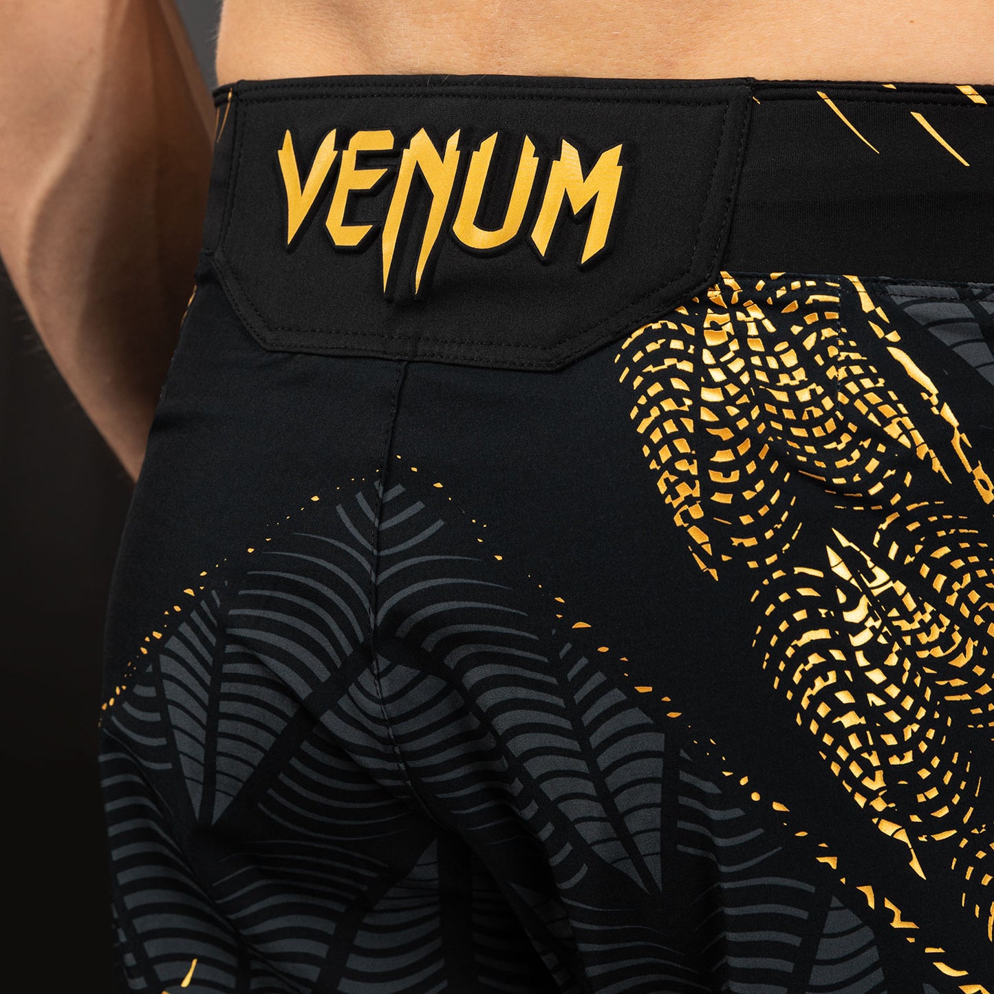 男士Venum UFC Zenith Champion 正品长款格斗短裤