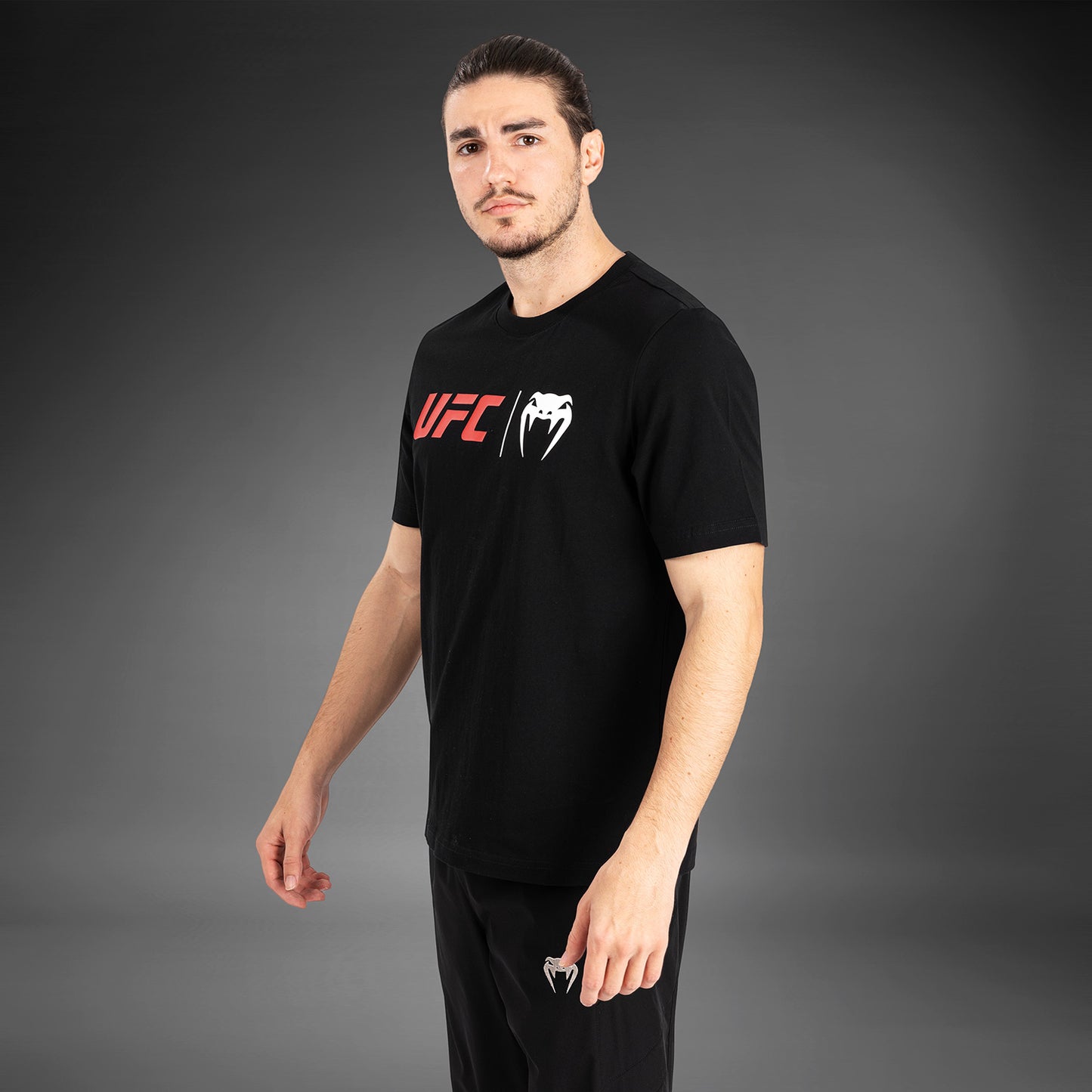UFC Venum Classic T恤 – 黑色/红色