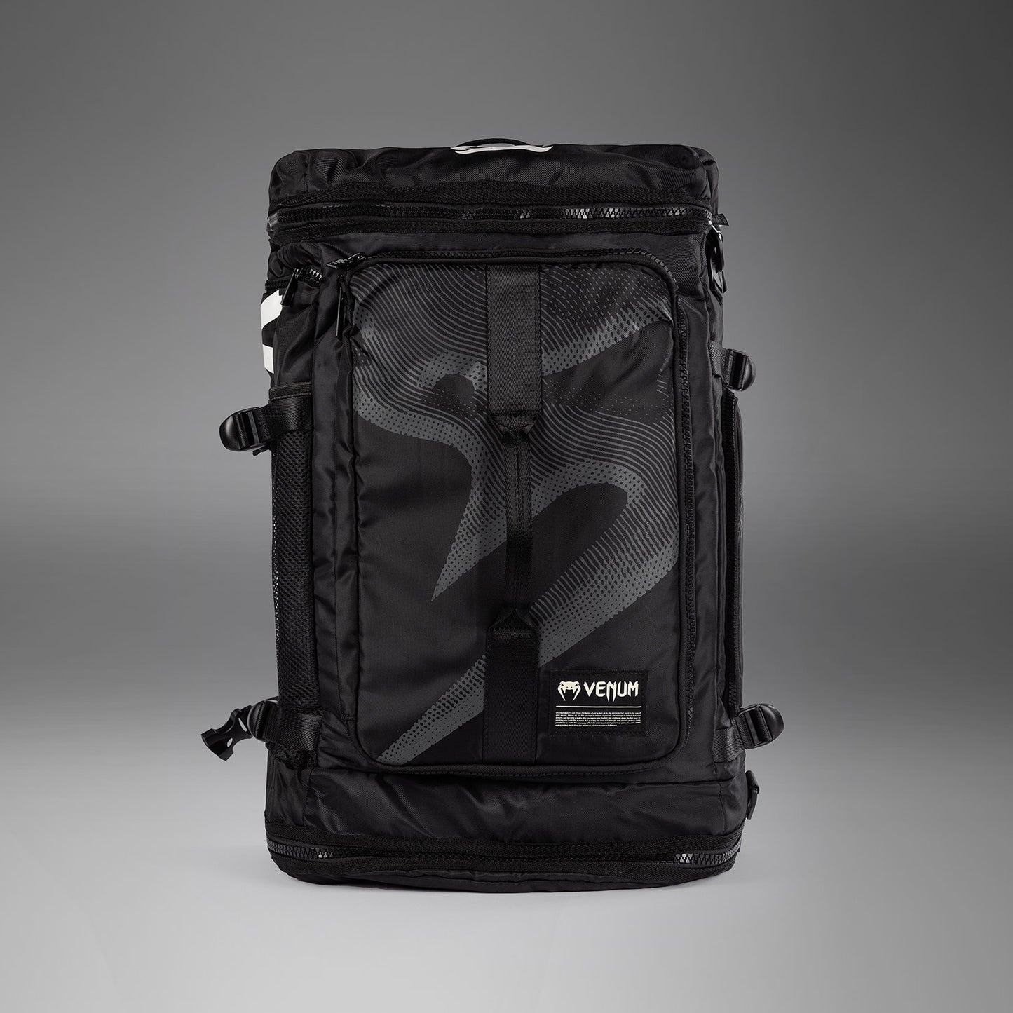 Venum Shockwave 可转换运动包（48L）– 黑色