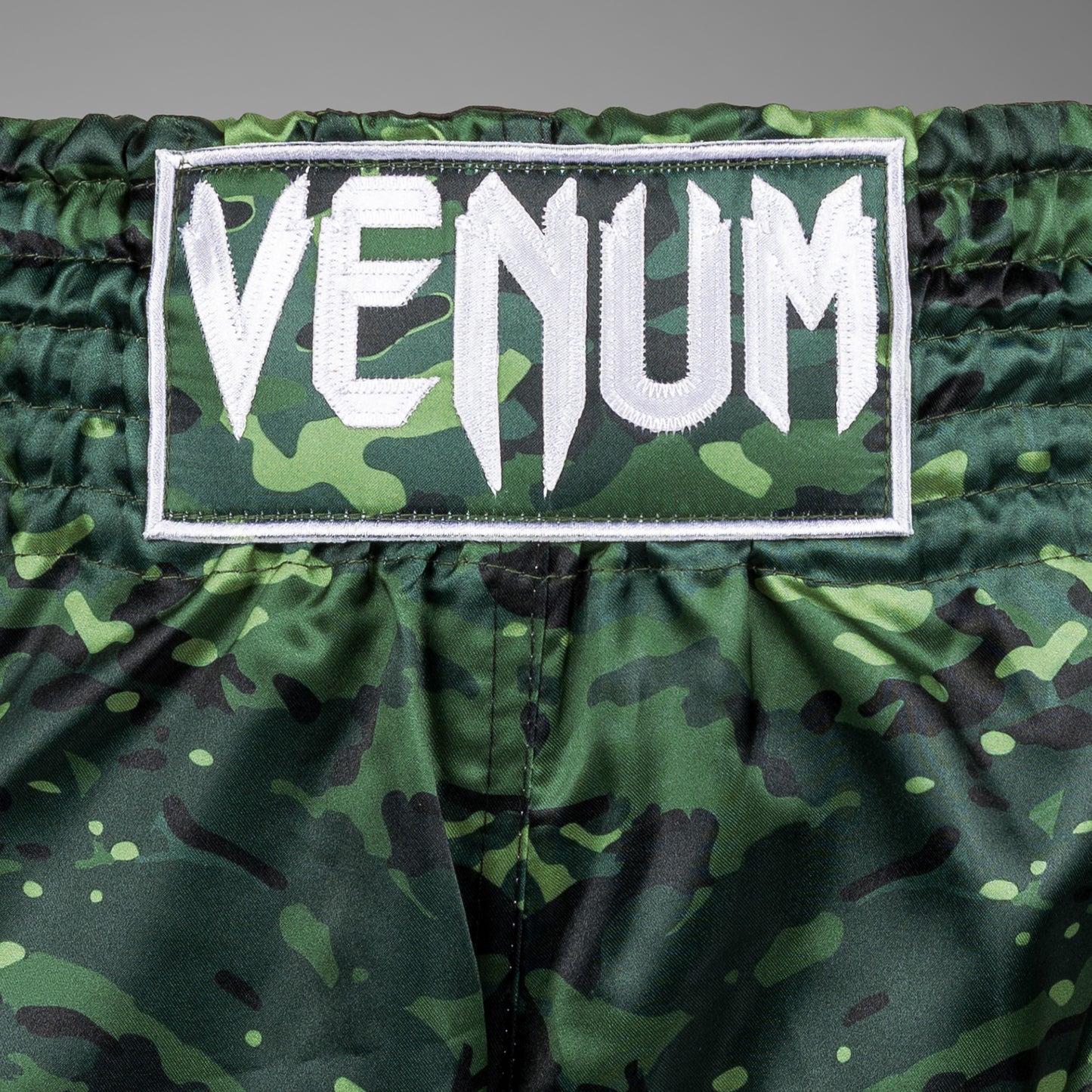Venum Classic 泰拳短裤 – 森林迷彩
