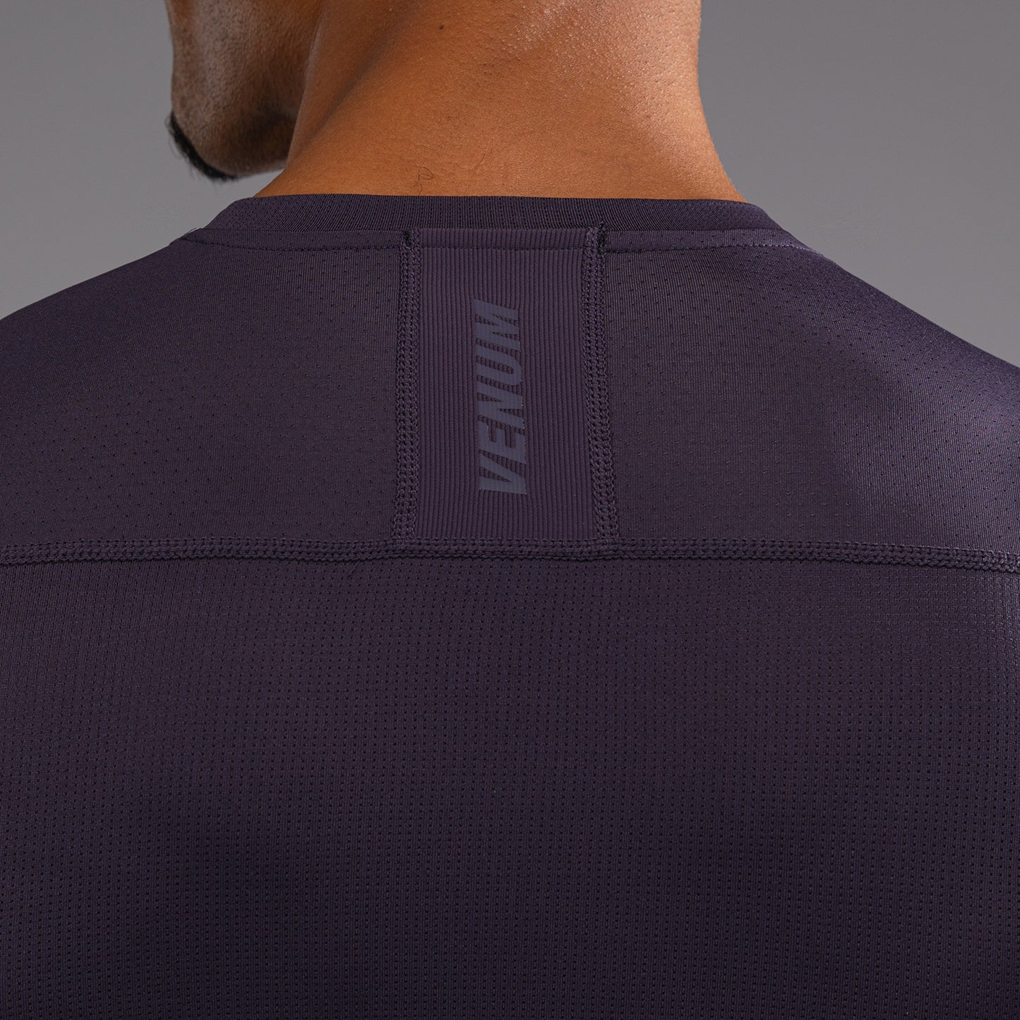 Venum G-Fit Air 男士短袖紧身防磨衣 – 深紫色