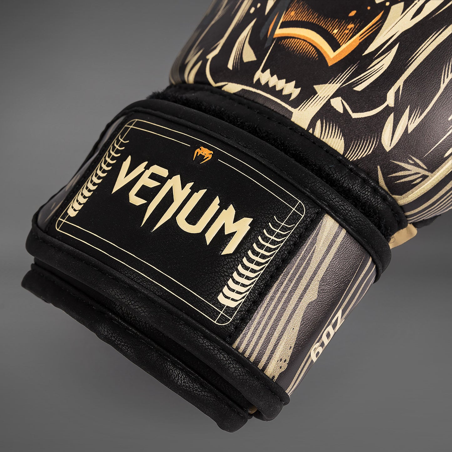 Venum Tiger 儿童款拳击手套 – 黑色/荧光橙色