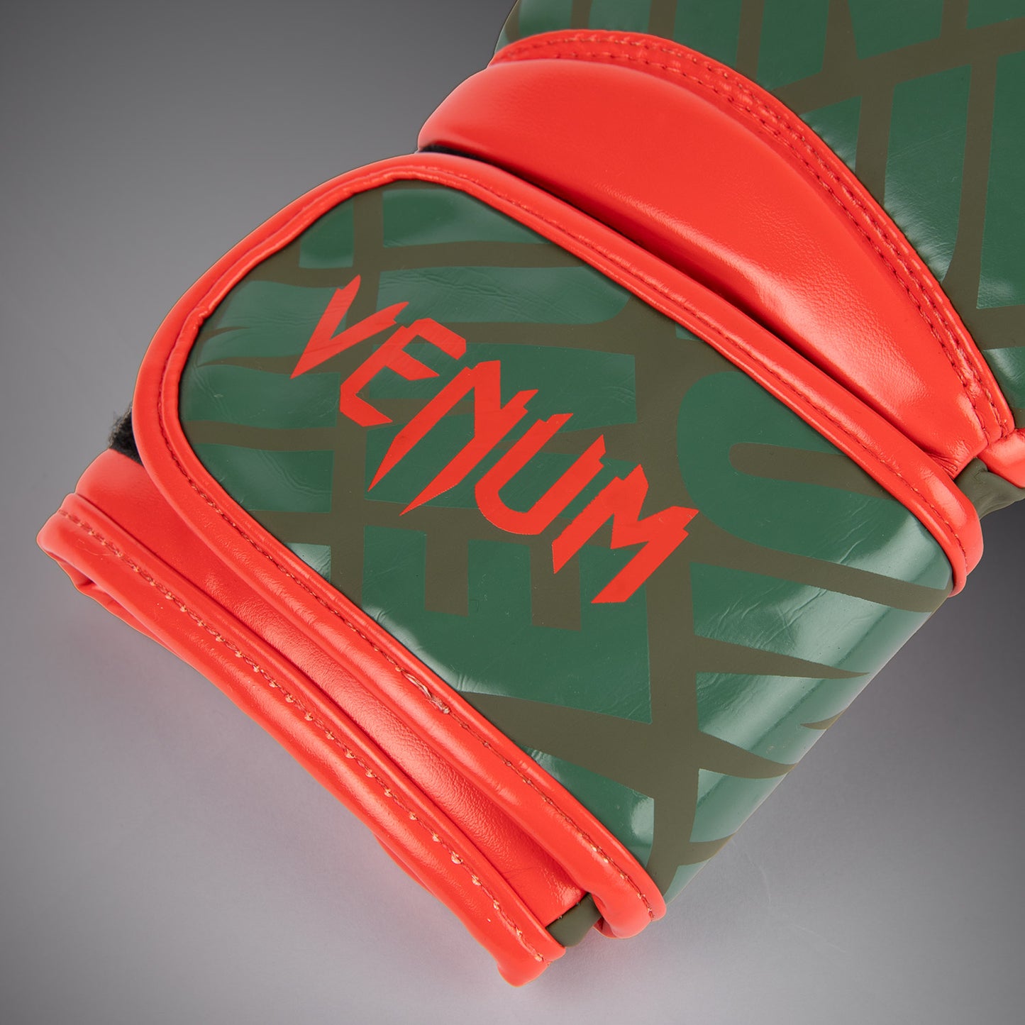 Venum Contender 1.5 XT 儿童款拳击手套 – 军绿色