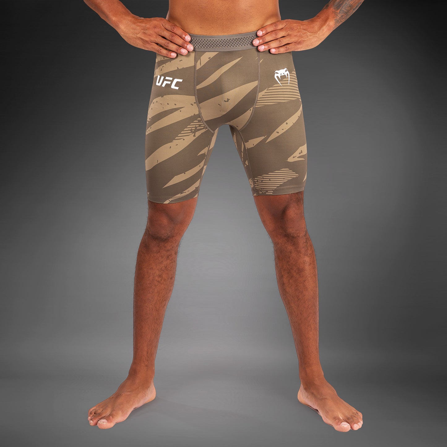 UFC Adrenaline by Venum Fight Week 男士综合格斗短裤 – 沙漠迷彩
