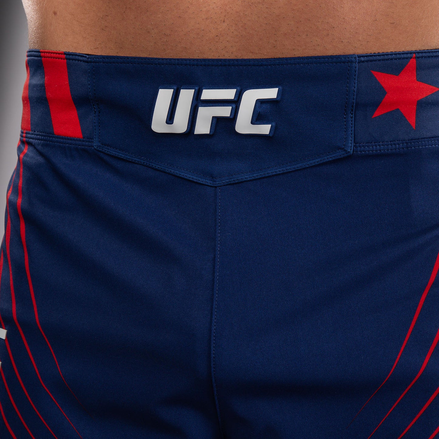 Official UFC Freedom 250 by Venum 男士 Authentic Fight Night 短款格斗短裤 - 蓝色