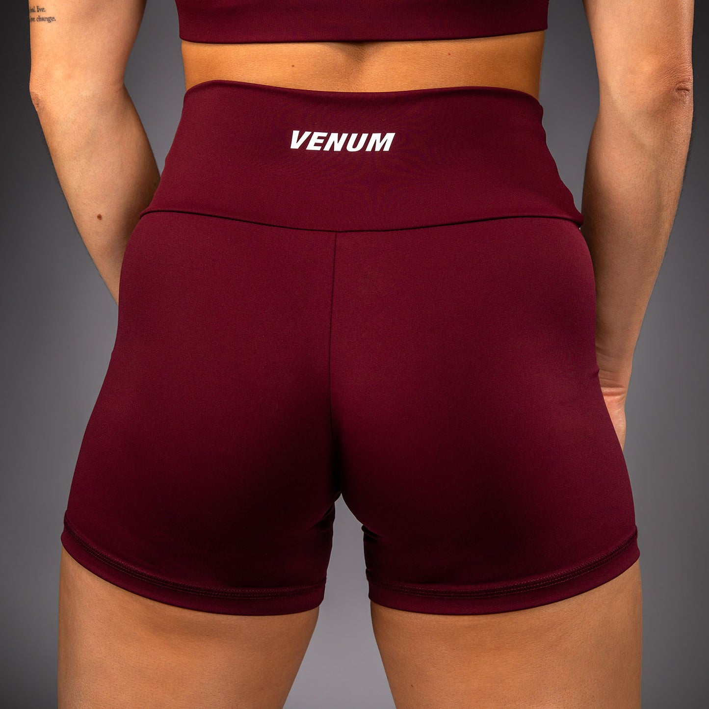 Venum Aero XT 压缩短裤 - 梅色