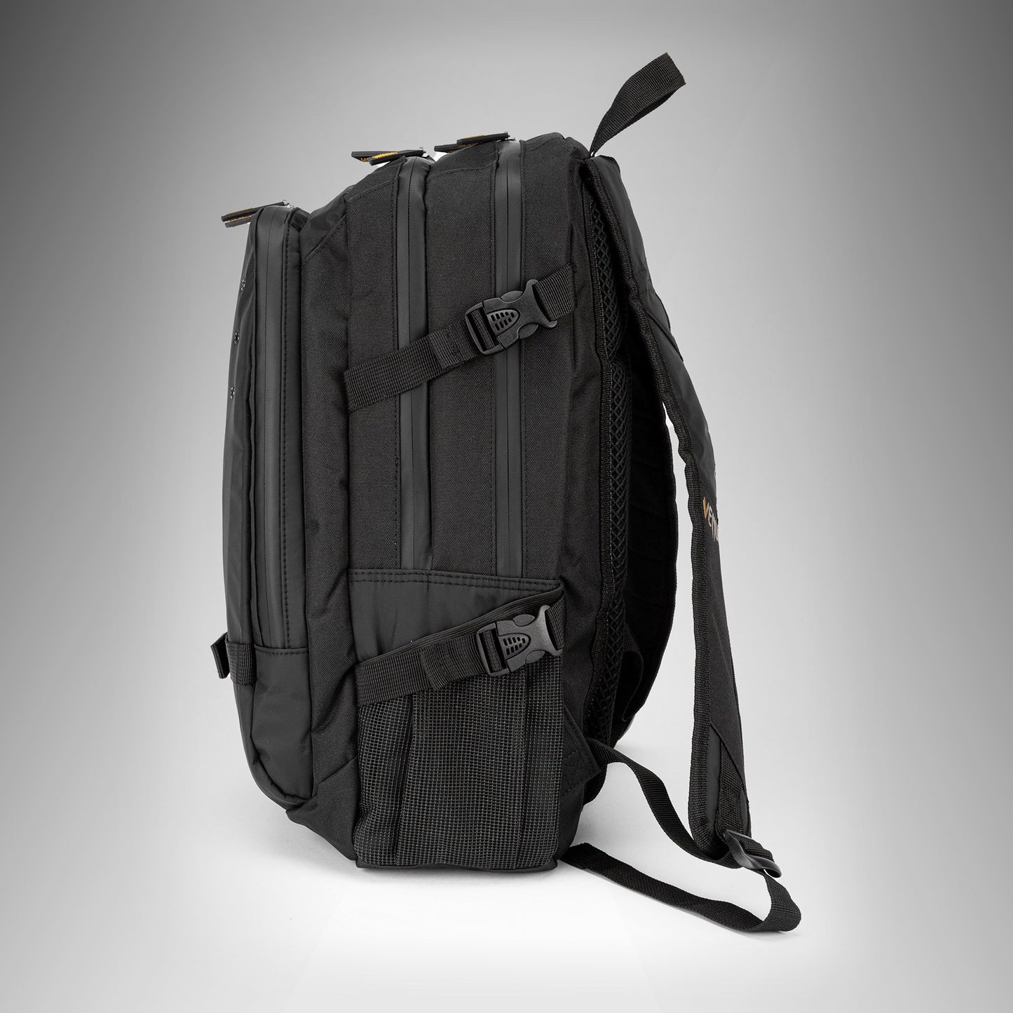 Venum Challenger Pro Evo 背包（20-25L）– 黑色/金色