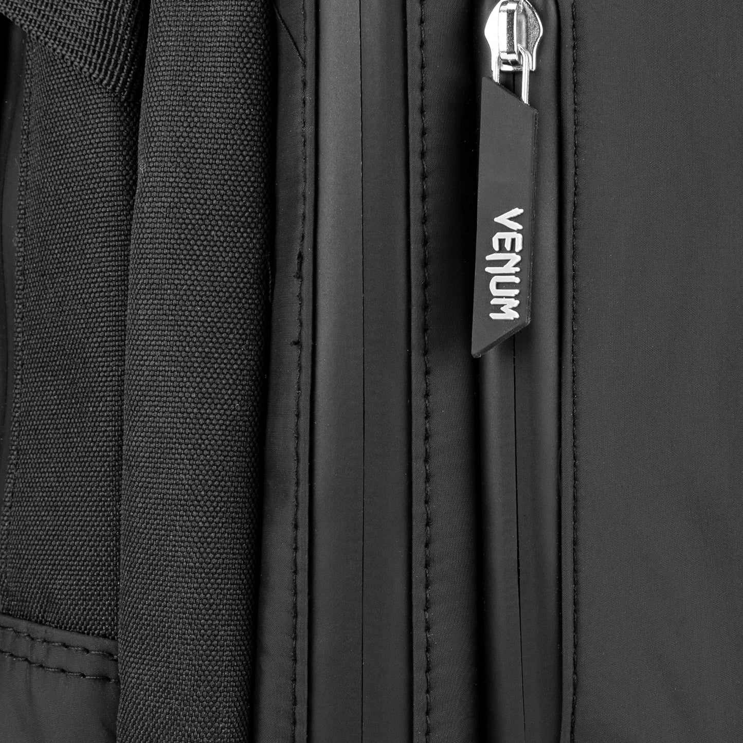 Venum Challenger Pro Evo 背包 (20-25L) – 黑色