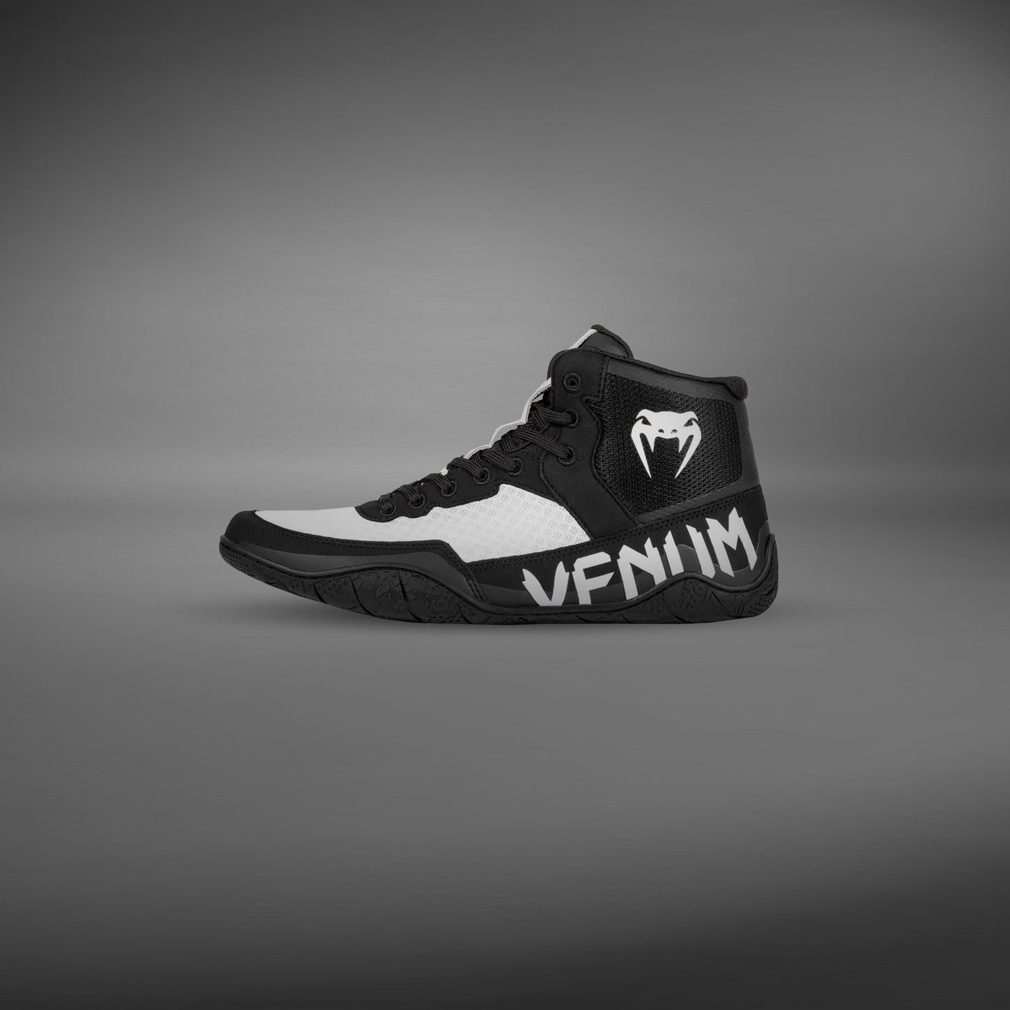 Venum Elite 摔跤鞋 – 黑色/白色