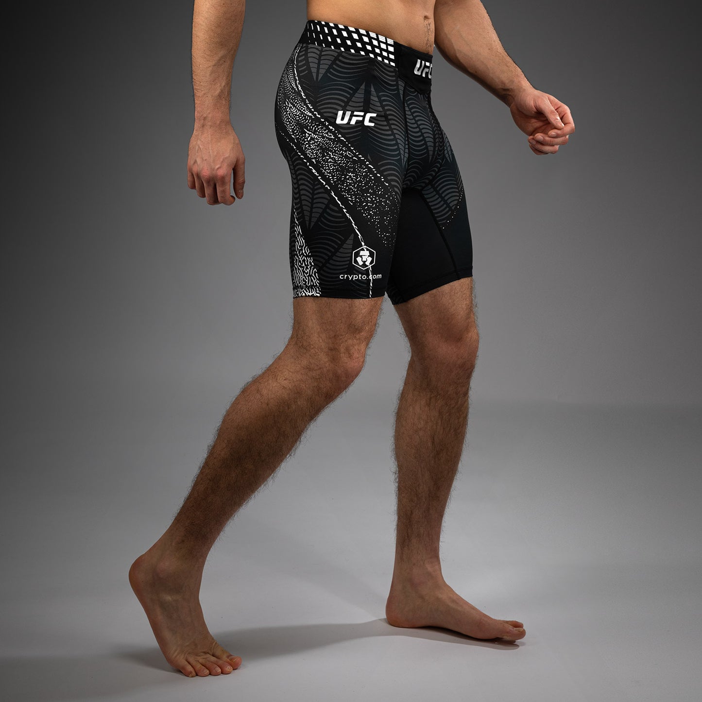 男士UFC Zenith by Venum 黑色Authentic Fight Night综合格斗短裤