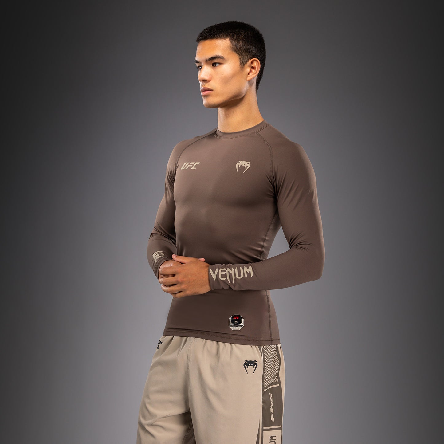 Venum UFC Unity by Venum Authentic Fight Week 男子功能长袖紧身防磨衣 - 棕色