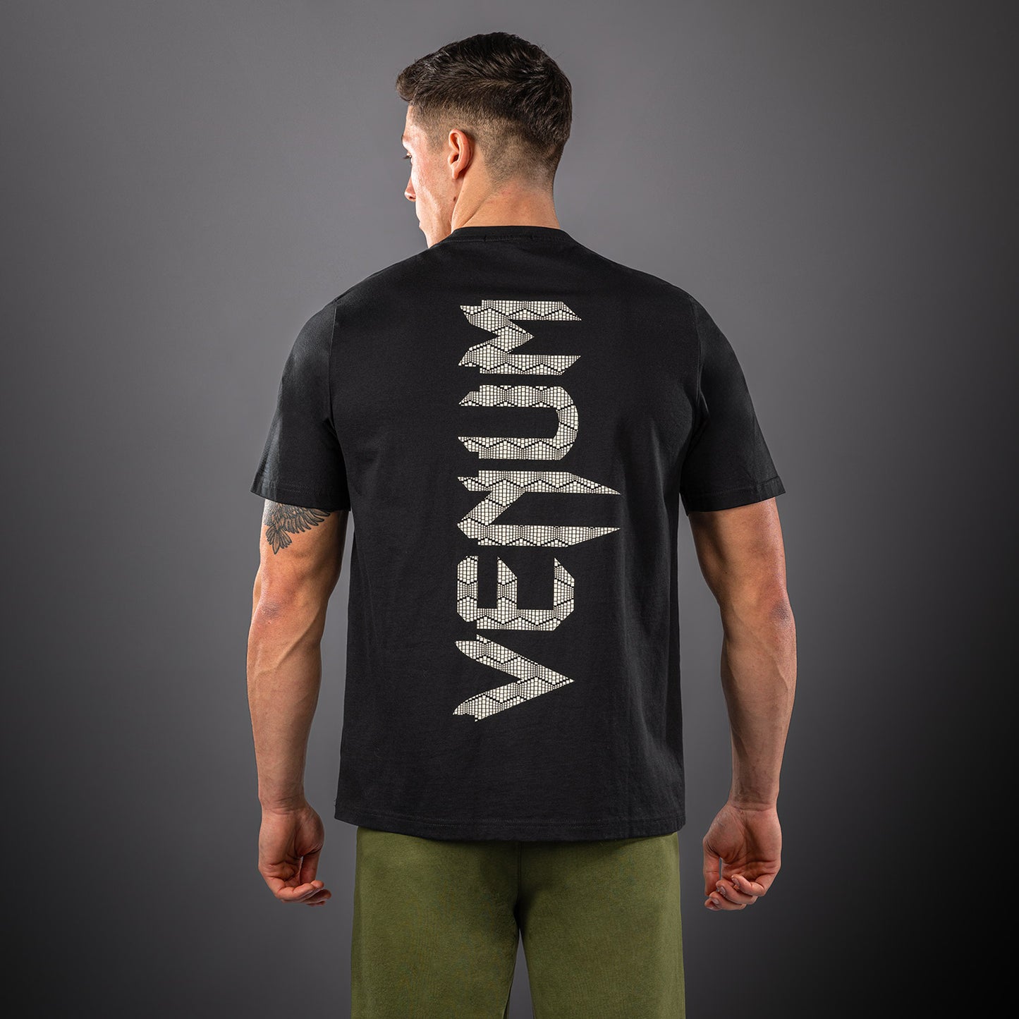 Venum Naga T恤–黑色