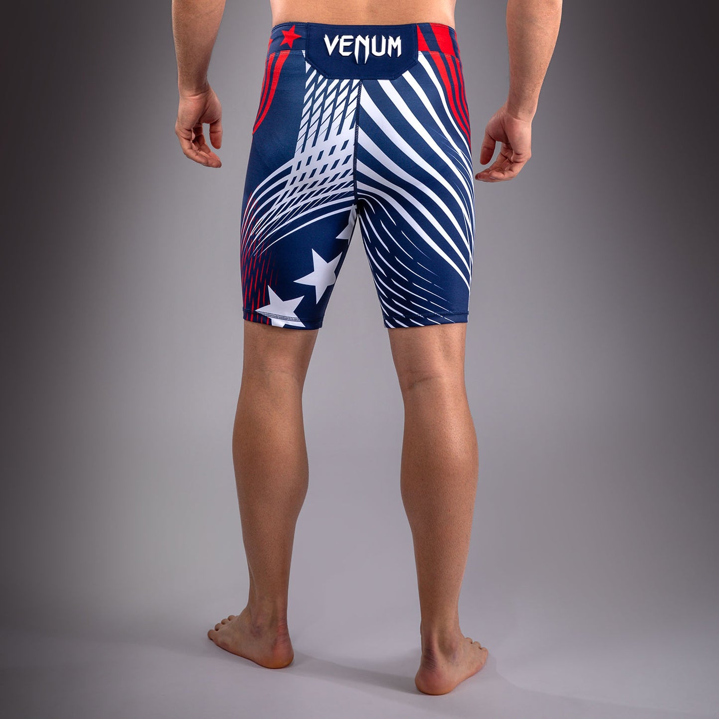 Official UFC Freedom 250 by Venum 男士 Authentic Fight Night Vale Tudo 紧身格斗短裤 - 蓝色