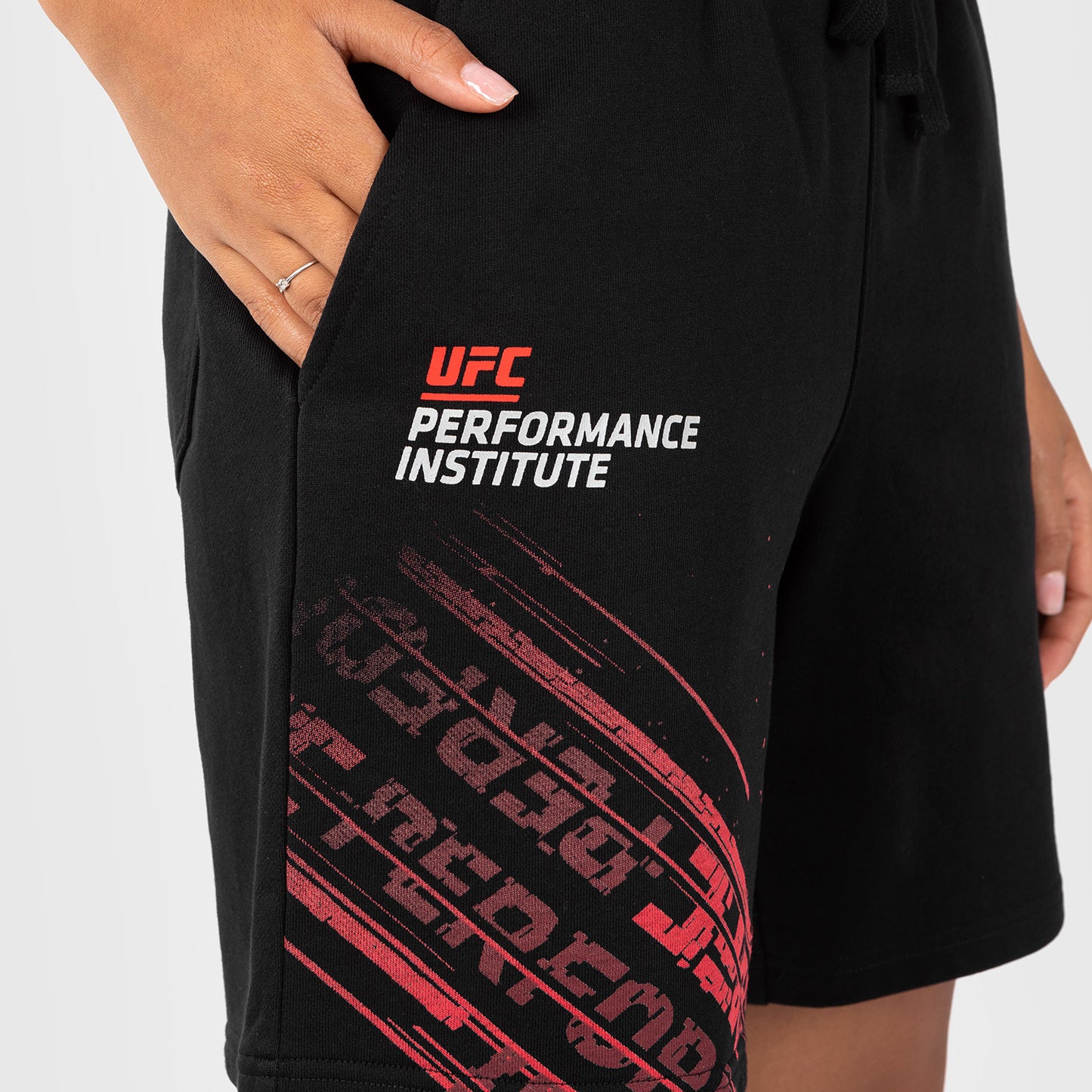 UFC Venum performance institute 2.0 棉质短裤 – 黑色/红色