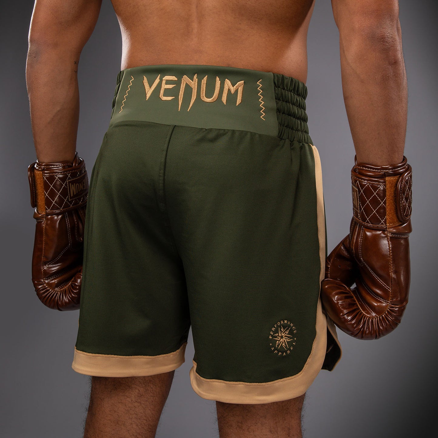 Venum Classic 拳击短裤 – 军绿色/沙色