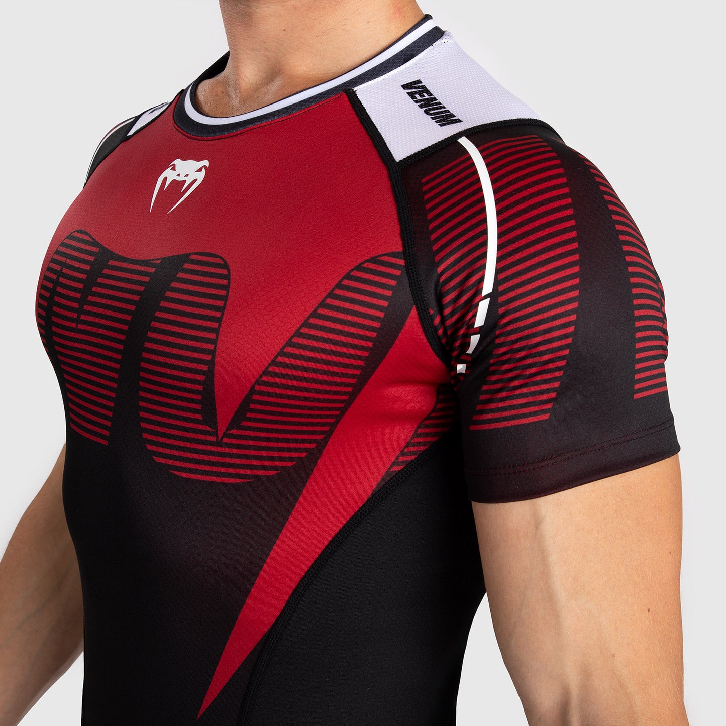 Venum Adrenaline 男士短袖紧身防磨衣 – 红色