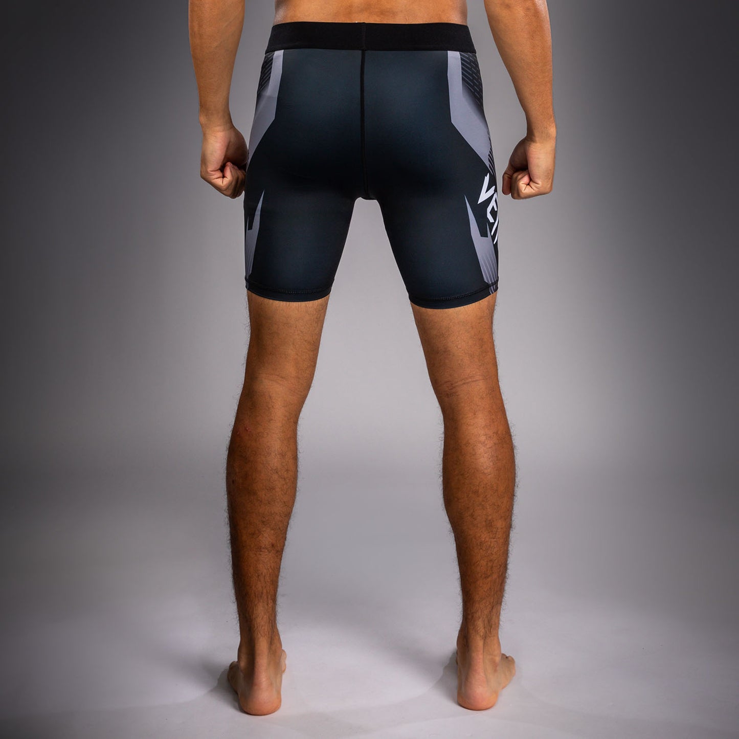 NO-GI 6.0 综合格斗短裤 – 黑色/白色