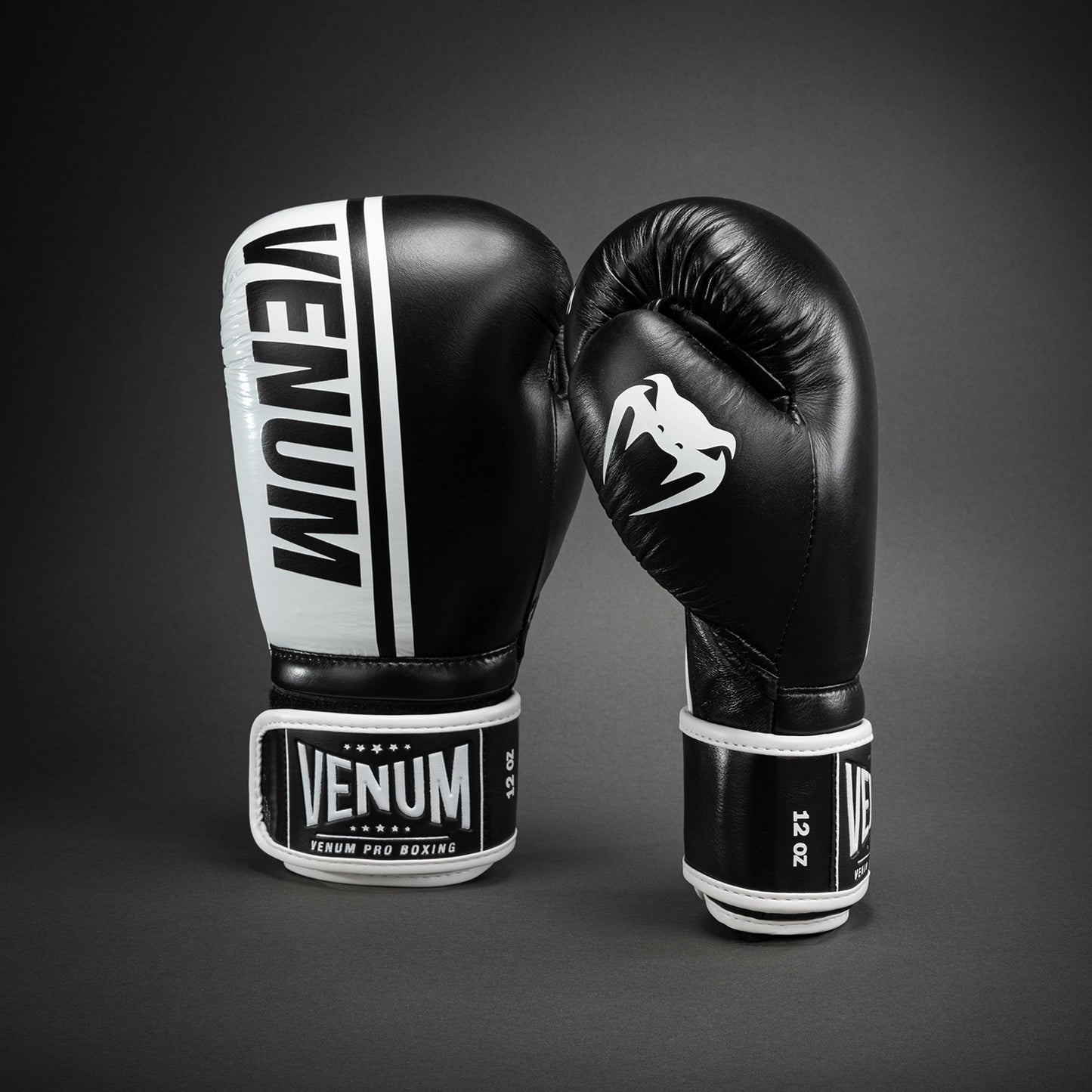 Venum Shield Pro 拳击手套 魔术贴 – 黑色/白色