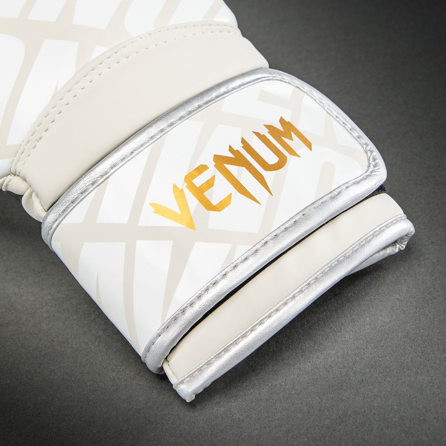 Venum Contender 1.5XT 拳击手套 – 浅米色/奶油白