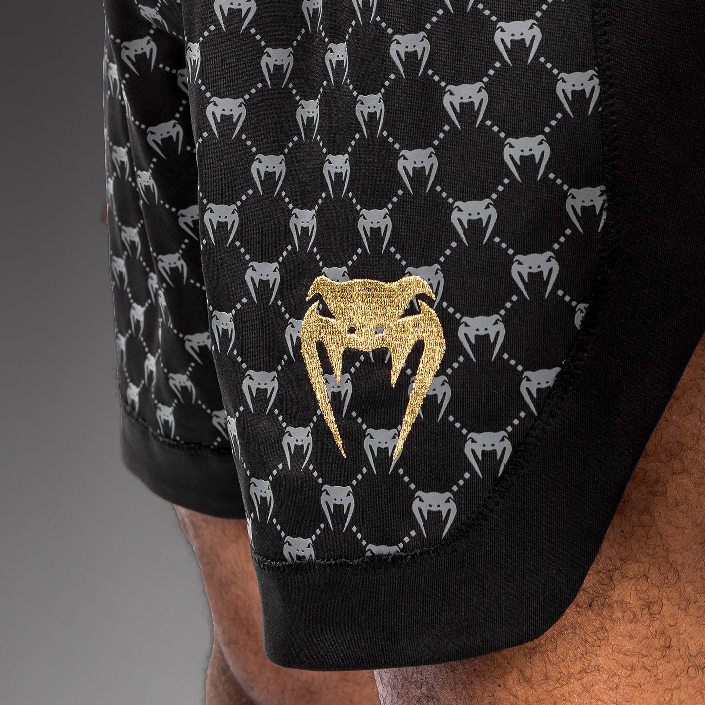 Venum Monogram 拳击短裤 – 黑色