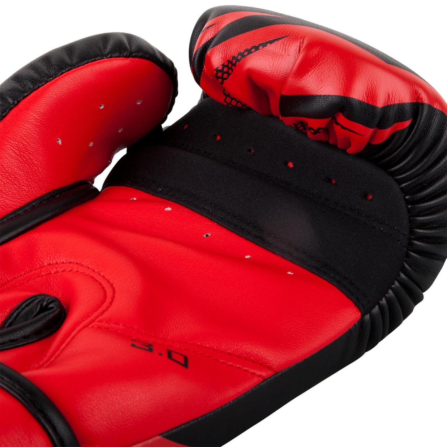 Venum Challenger 3.0 拳击手套 – 黑色/红色