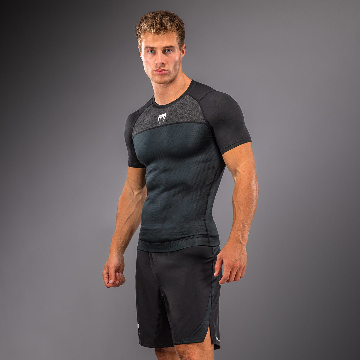 Venum G-Fit Scale 短袖防磨衣 - 黑色