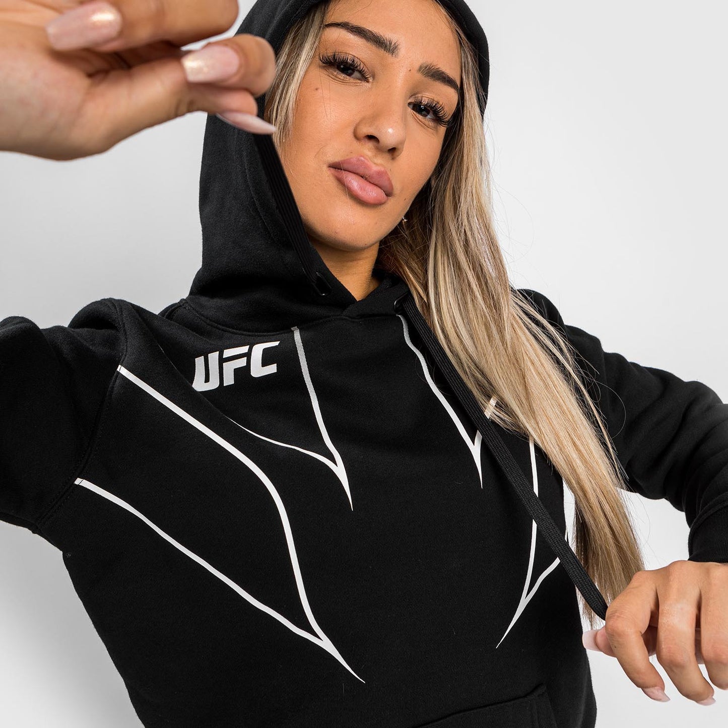 UFC Venum Fight Night 2.0 女士款连帽衫 – 黑色