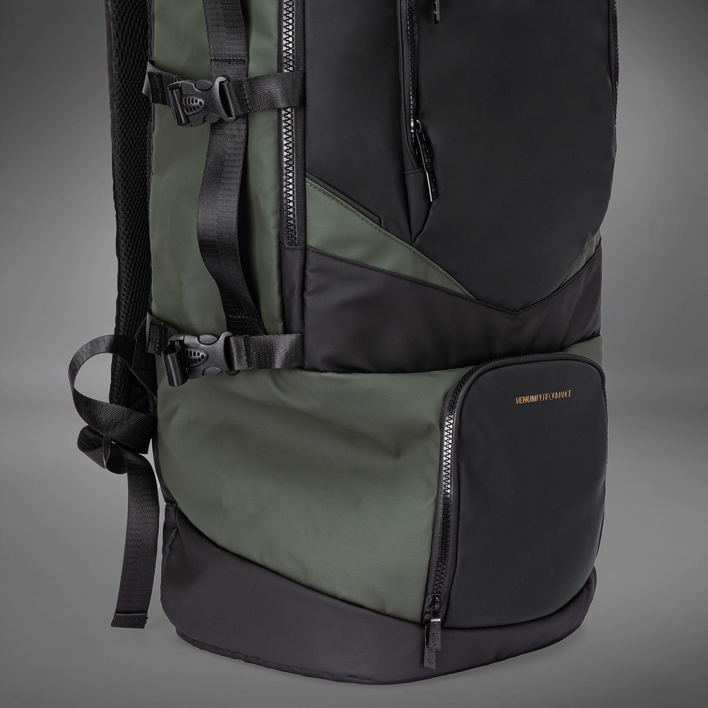 Venum Evo 2 Xtrem 背包 (50-63L) – 黑色/卡其色