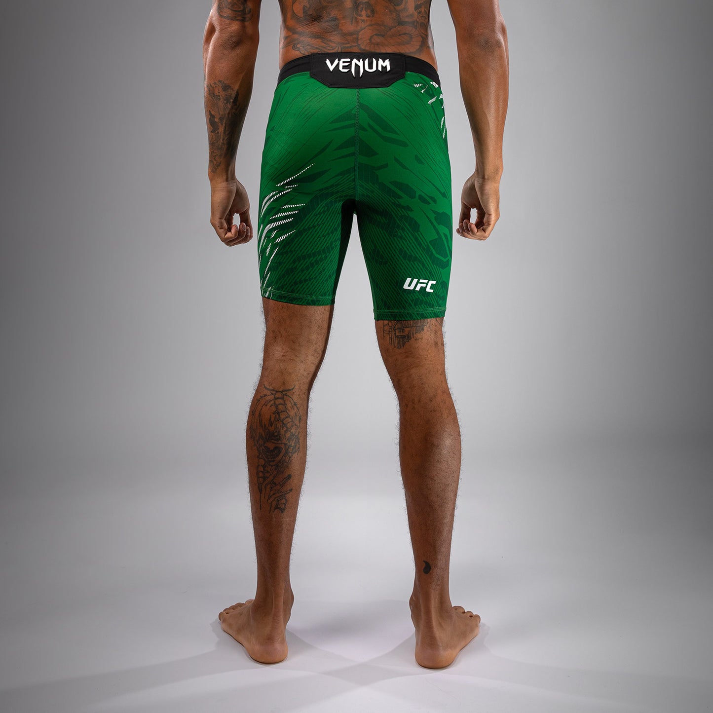 UFC Fusion by Venum Authentic Fight Night 男士综合格斗短裤 – 绿色
