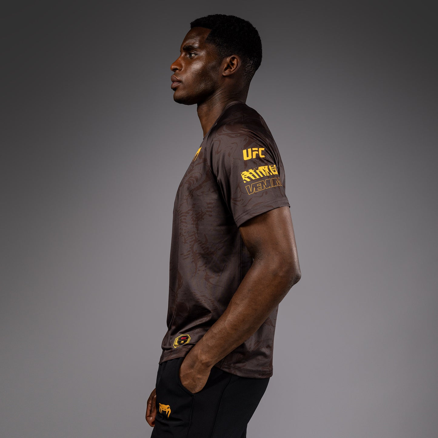 UFC Fusion by Venum Fight Week 男士 Dry Tech T恤 – 沙色