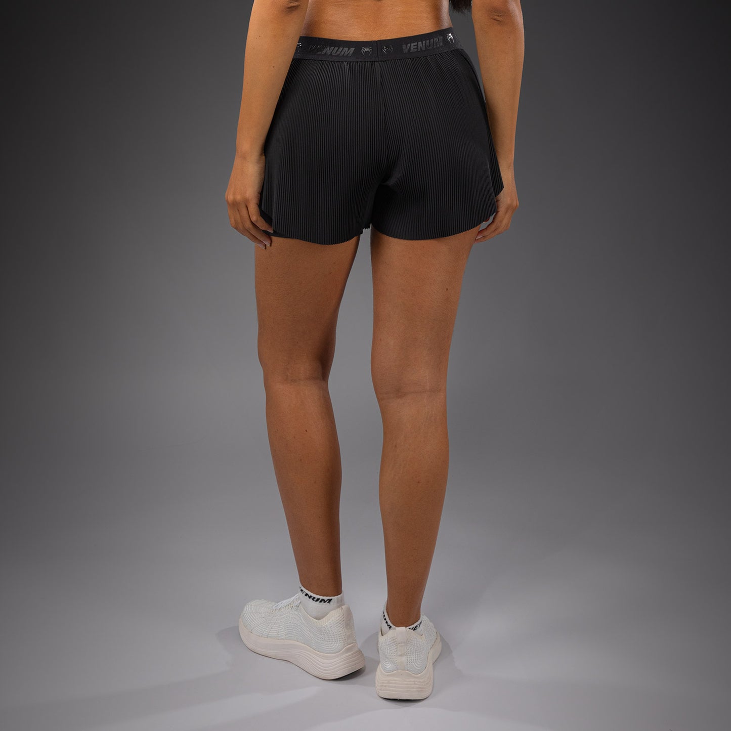 Venum Flowfit 女士训练短裤 – 黑色