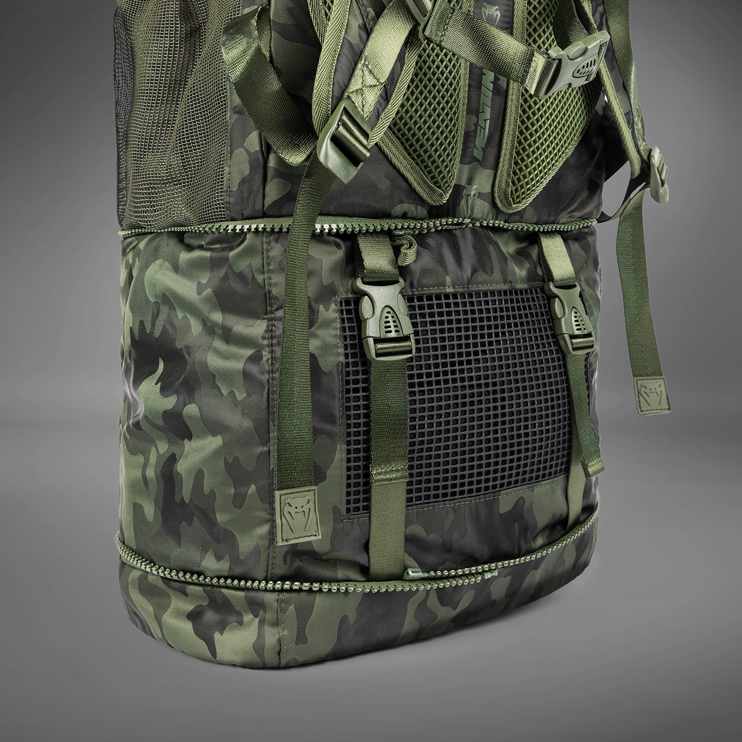Venum Challenger Xtrem 背包 (50-63L) – 卡其色/迷彩色