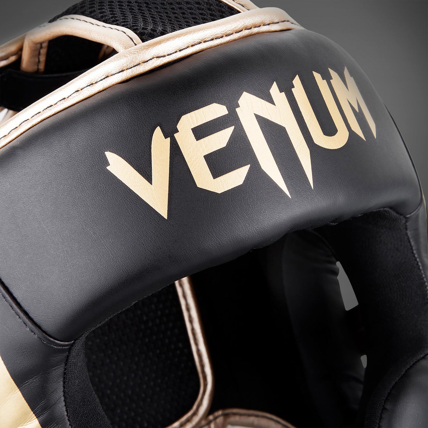 Venum Elite 头盔 - 黑色/金色