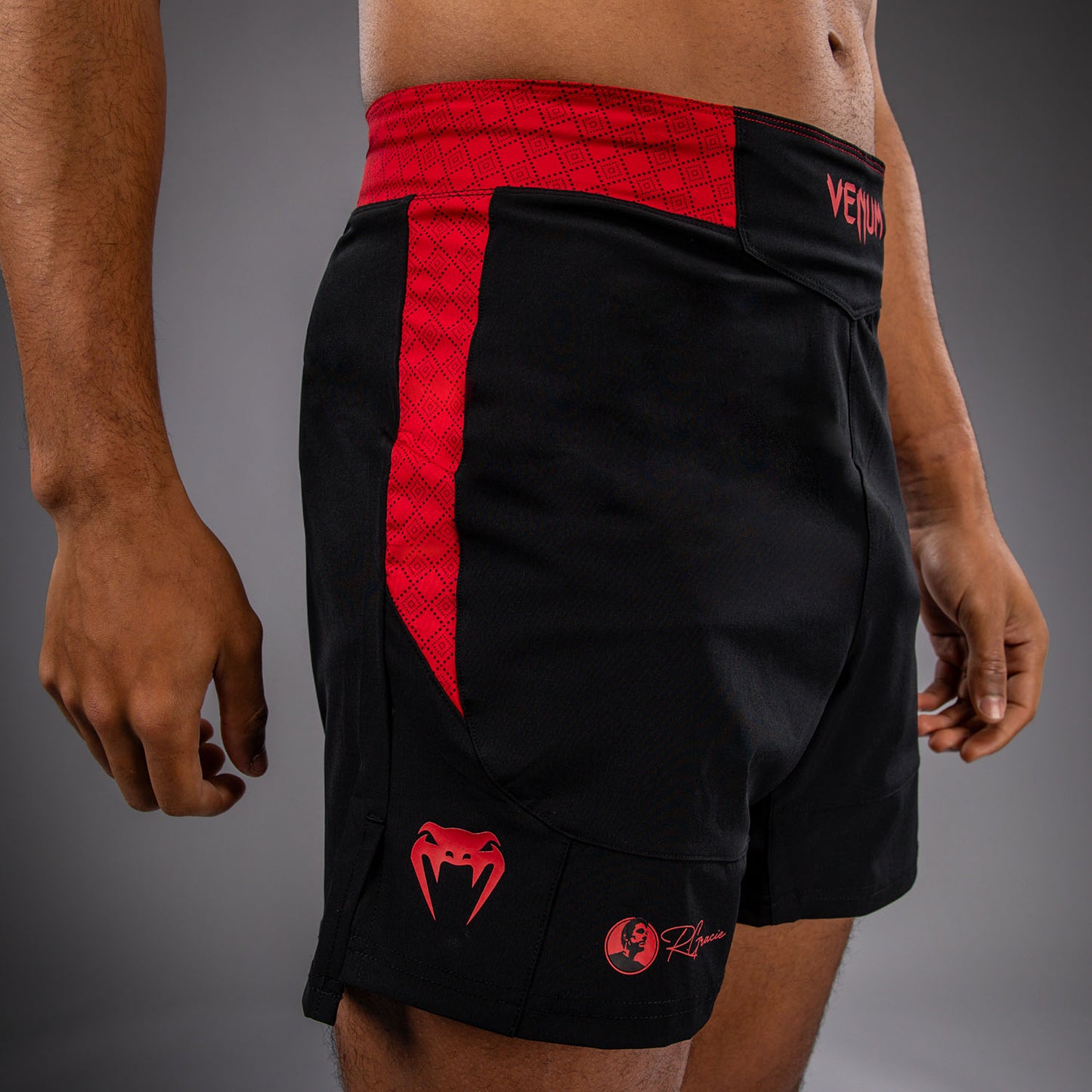 Venum X Roger Gracie Academy 格斗短裤 – 黑色/红色