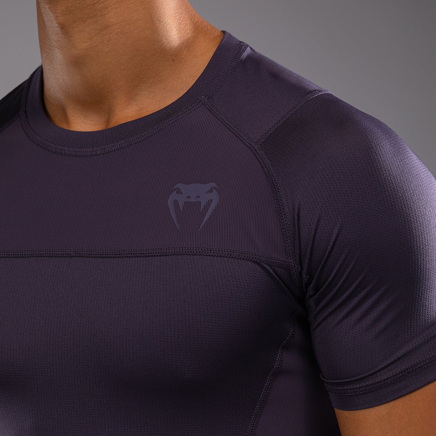 Venum G-Fit Air 男士短袖紧身防磨衣 – 深紫色