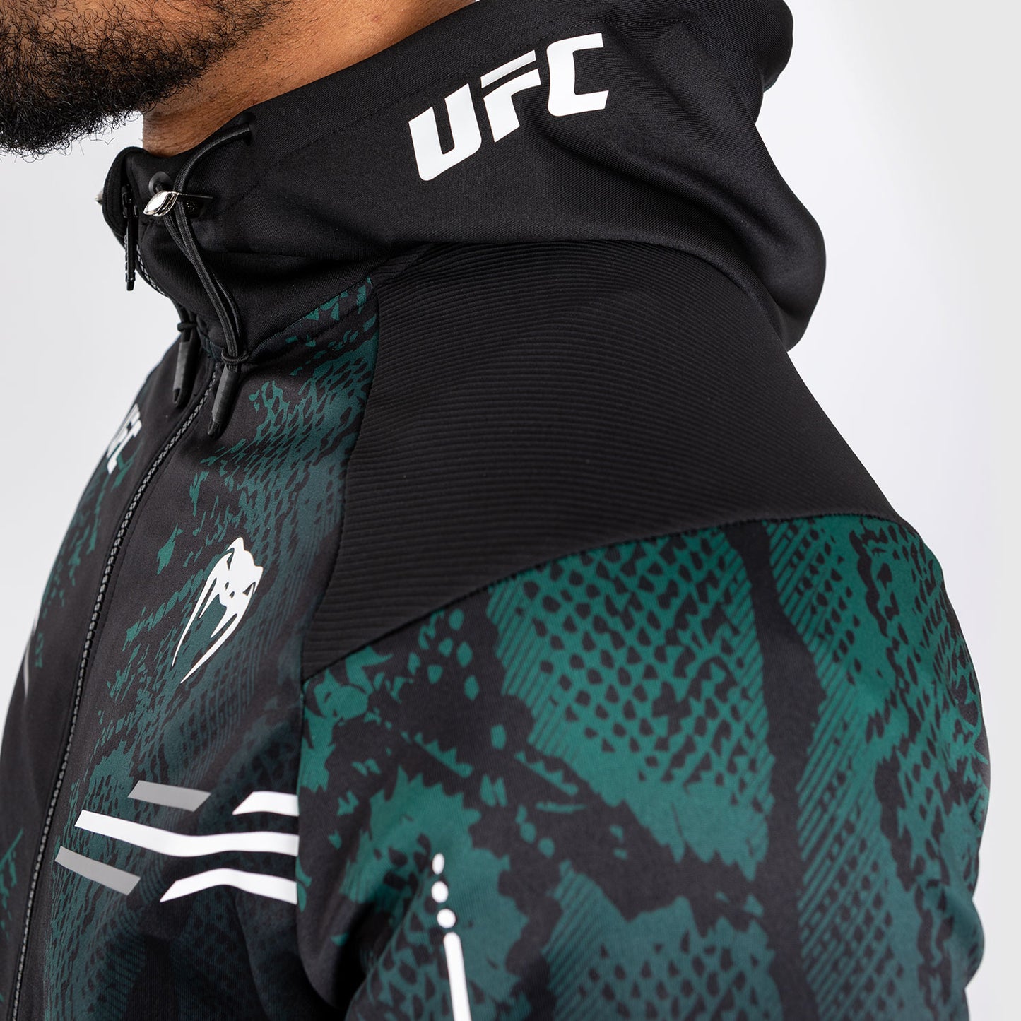 UFC Adrenaline by Venum Authentic Fight Night 男士款连帽衫 – 绿松石色/黑色