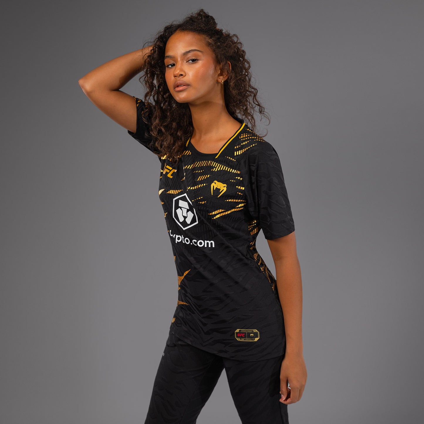 UFC Fusion by Venum Authentic Fight Night 女士款出场球衣 – 冠军