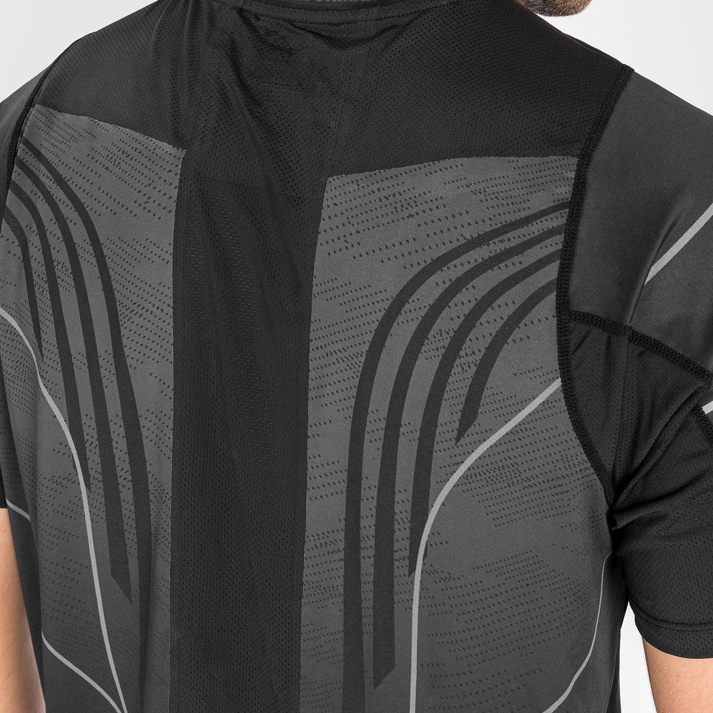 UFC Venum Authentic Fight Night 2.0 Kit 男士走场T恤 – 黑色