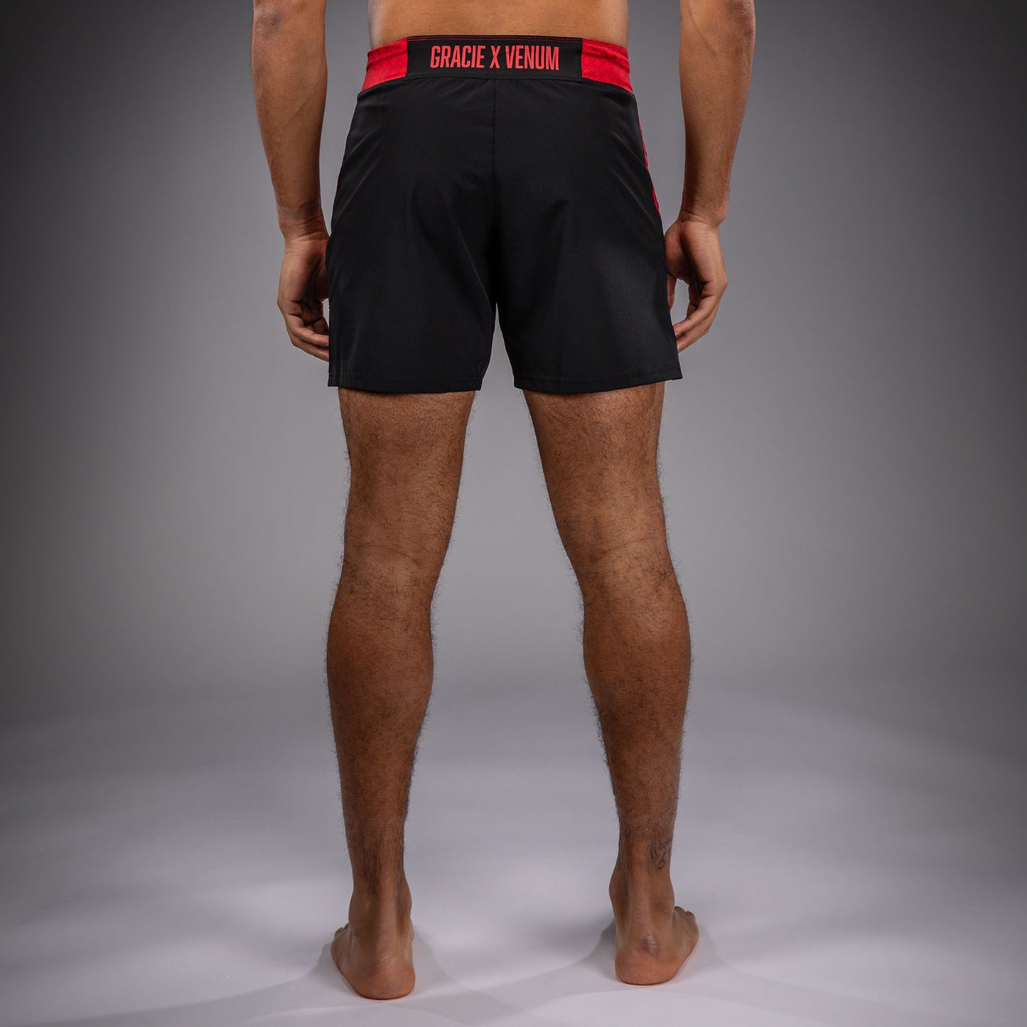 Venum X Roger Gracie Academy 格斗短裤 – 黑色/红色